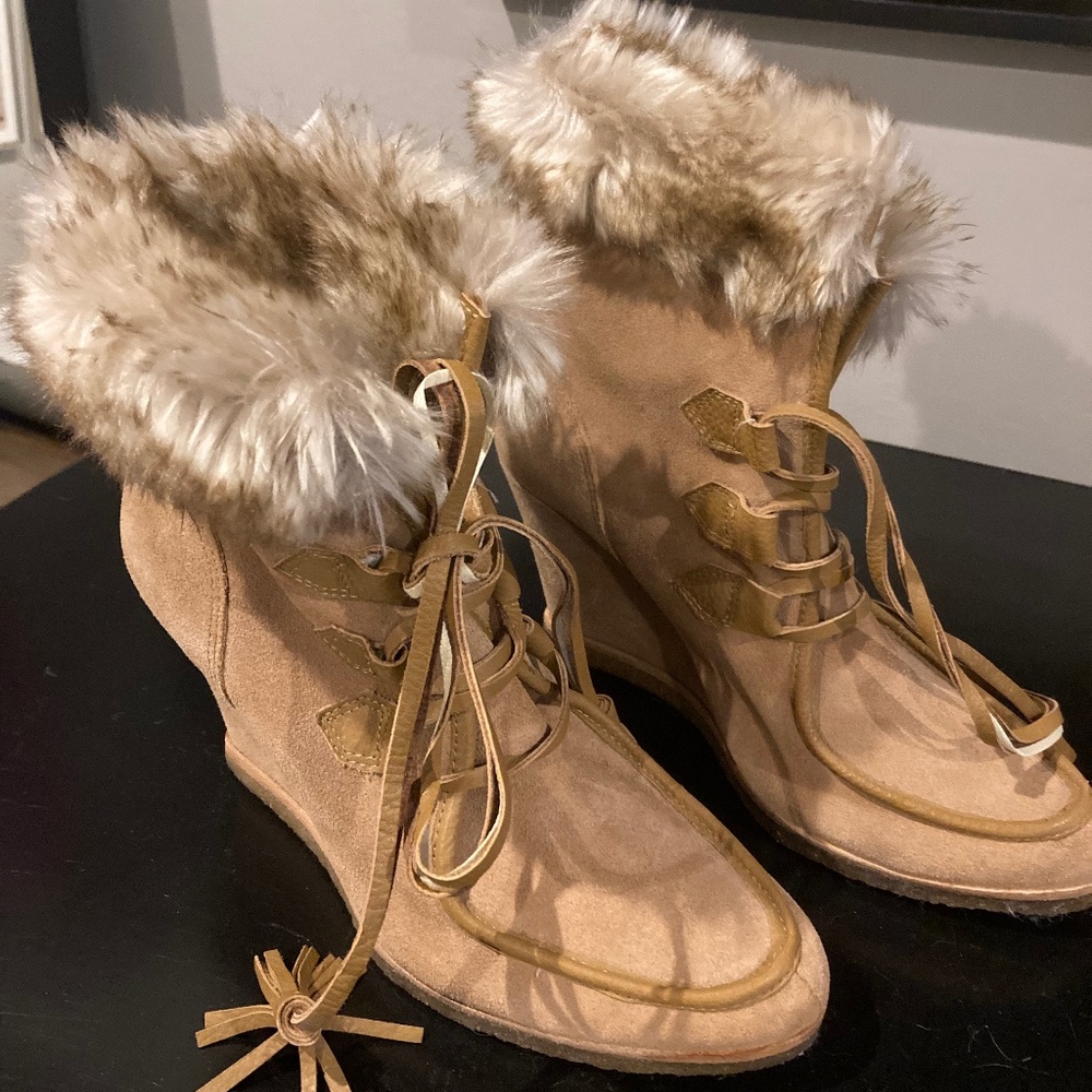 Splendid fur wedge booties